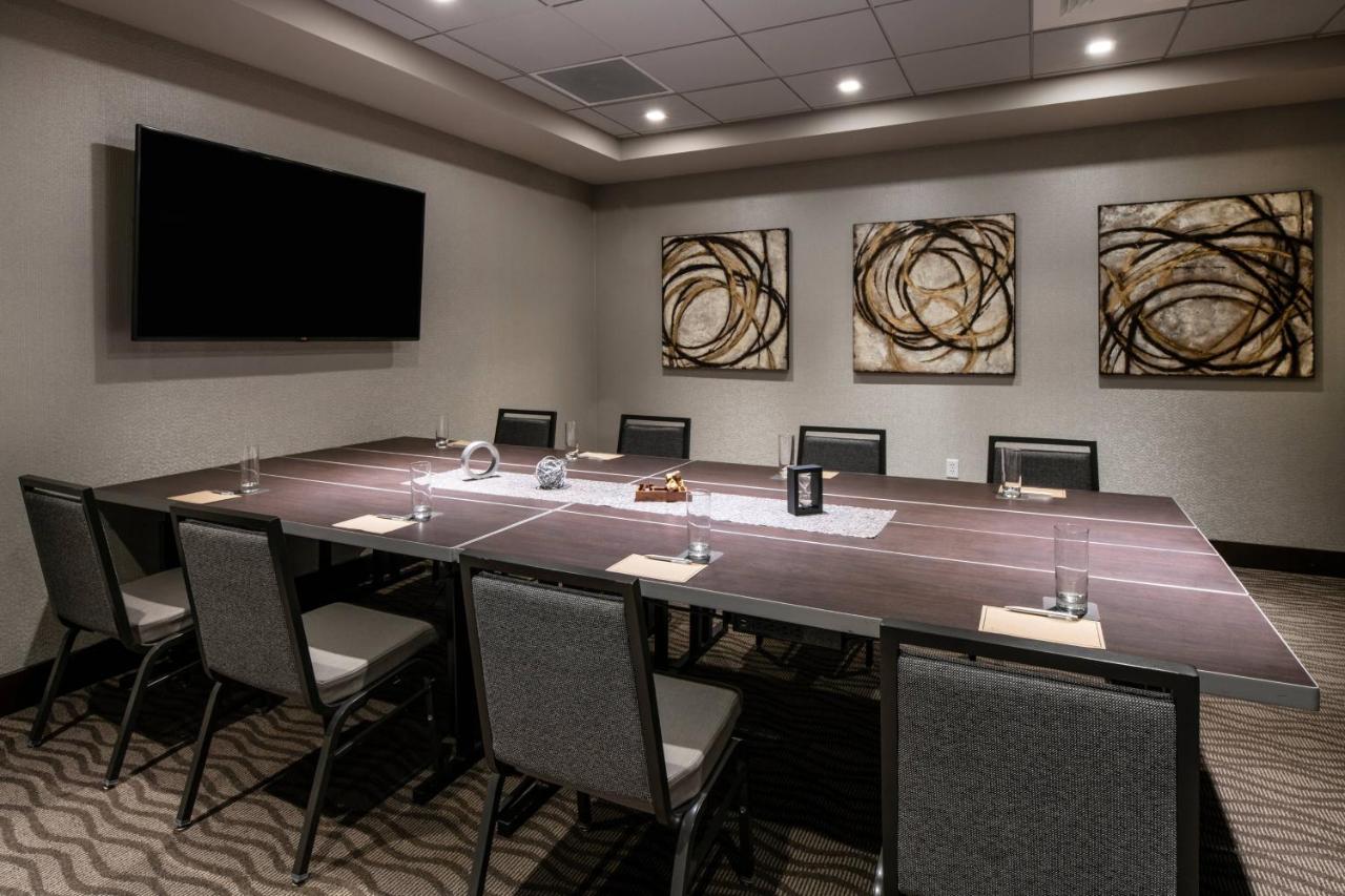 | Renaissance Boston Patriot Place Hotel