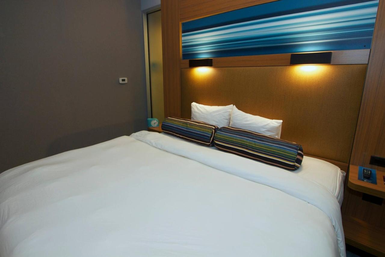Aloft, Guest room, 1 King at Aloft by Marriott Tulsa