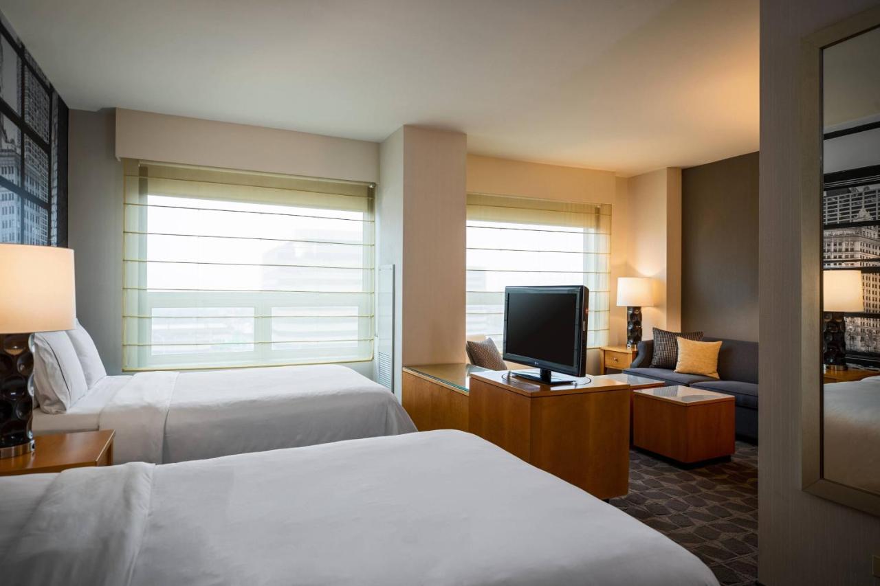 | Renaissance Chicago O'Hare Suites Hotel