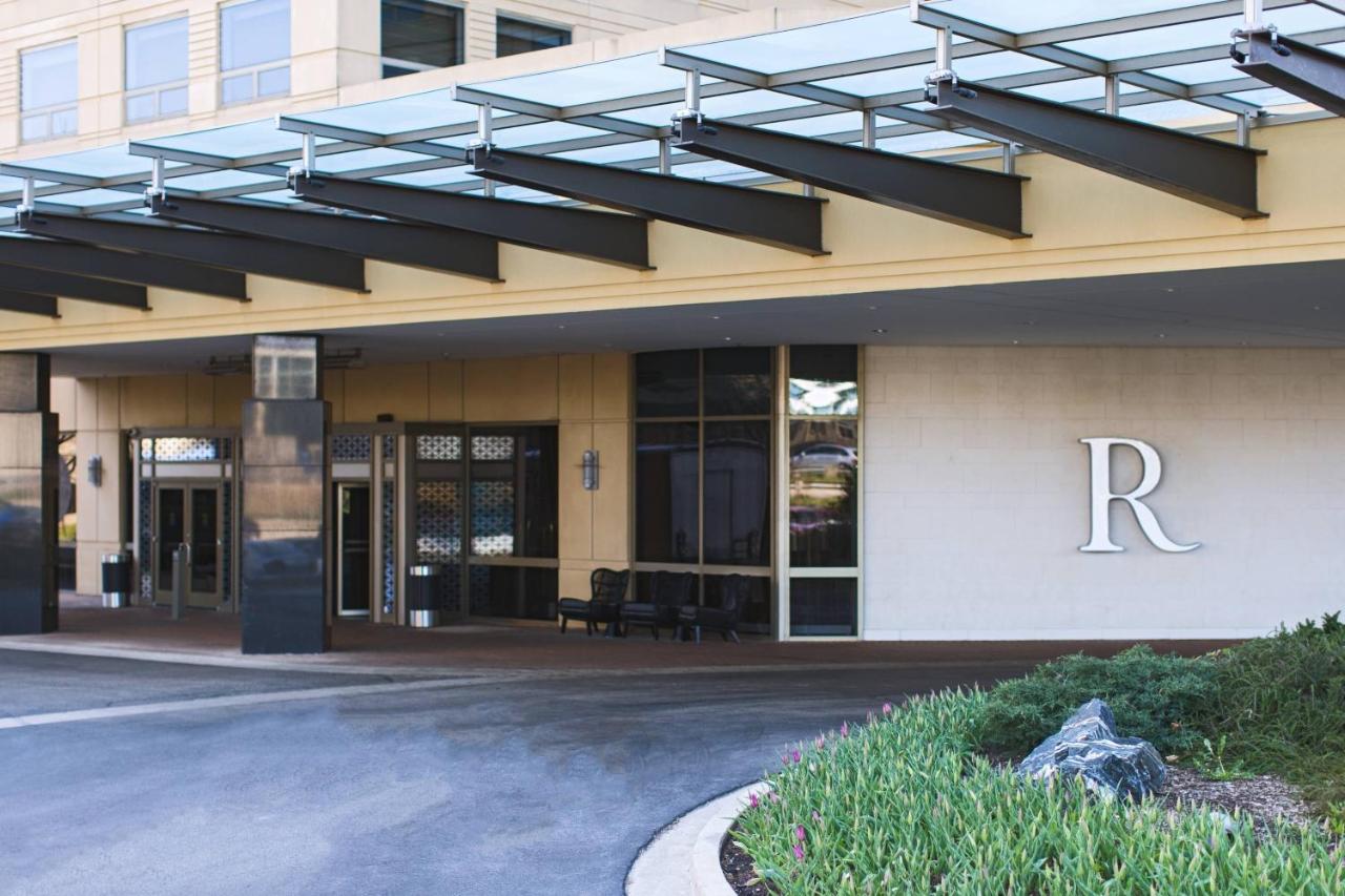 | Renaissance Chicago O'Hare Suites Hotel