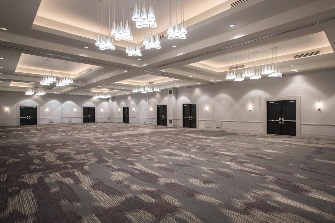 | Renaissance Chicago O'Hare Suites Hotel