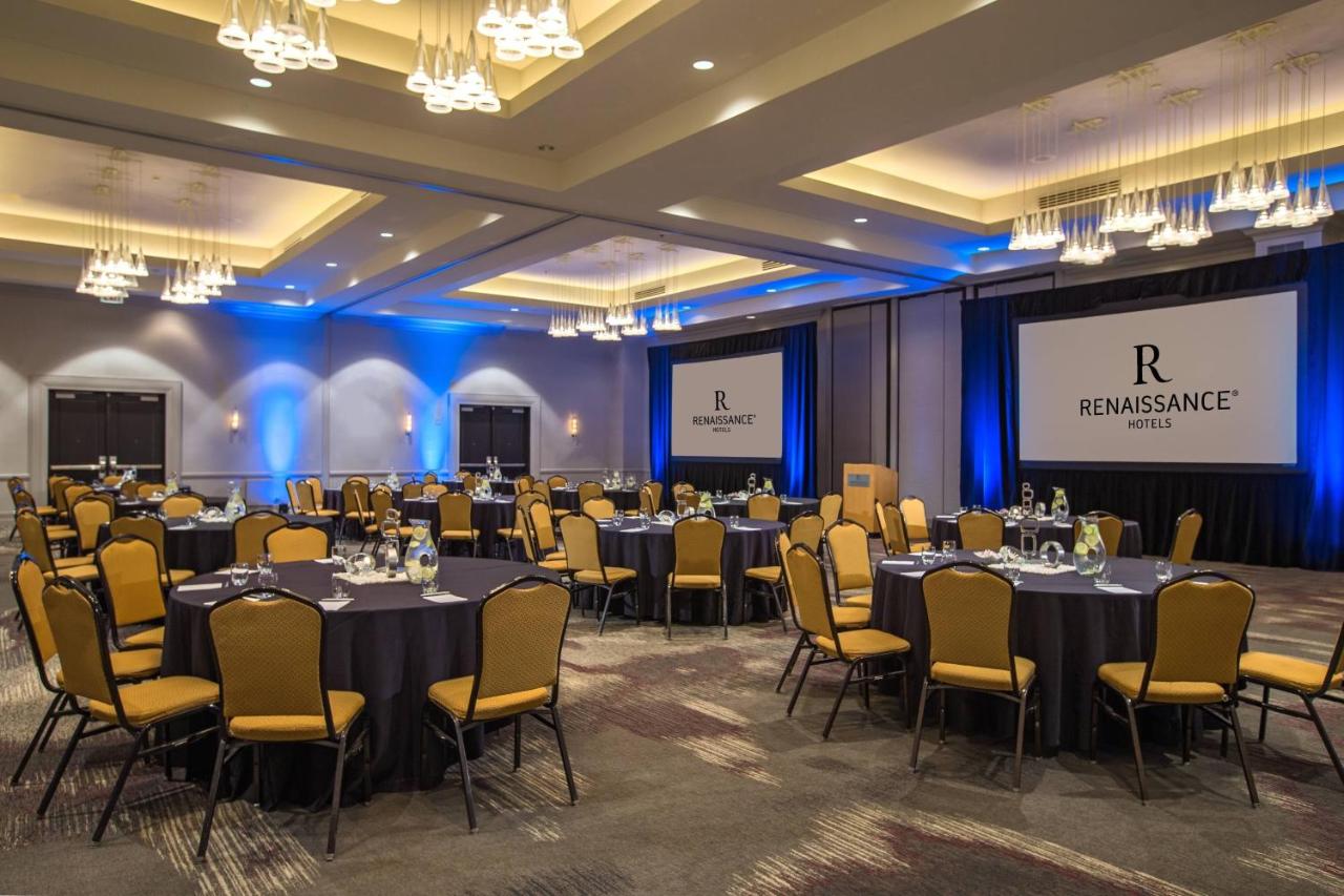 | Renaissance Chicago O'Hare Suites Hotel