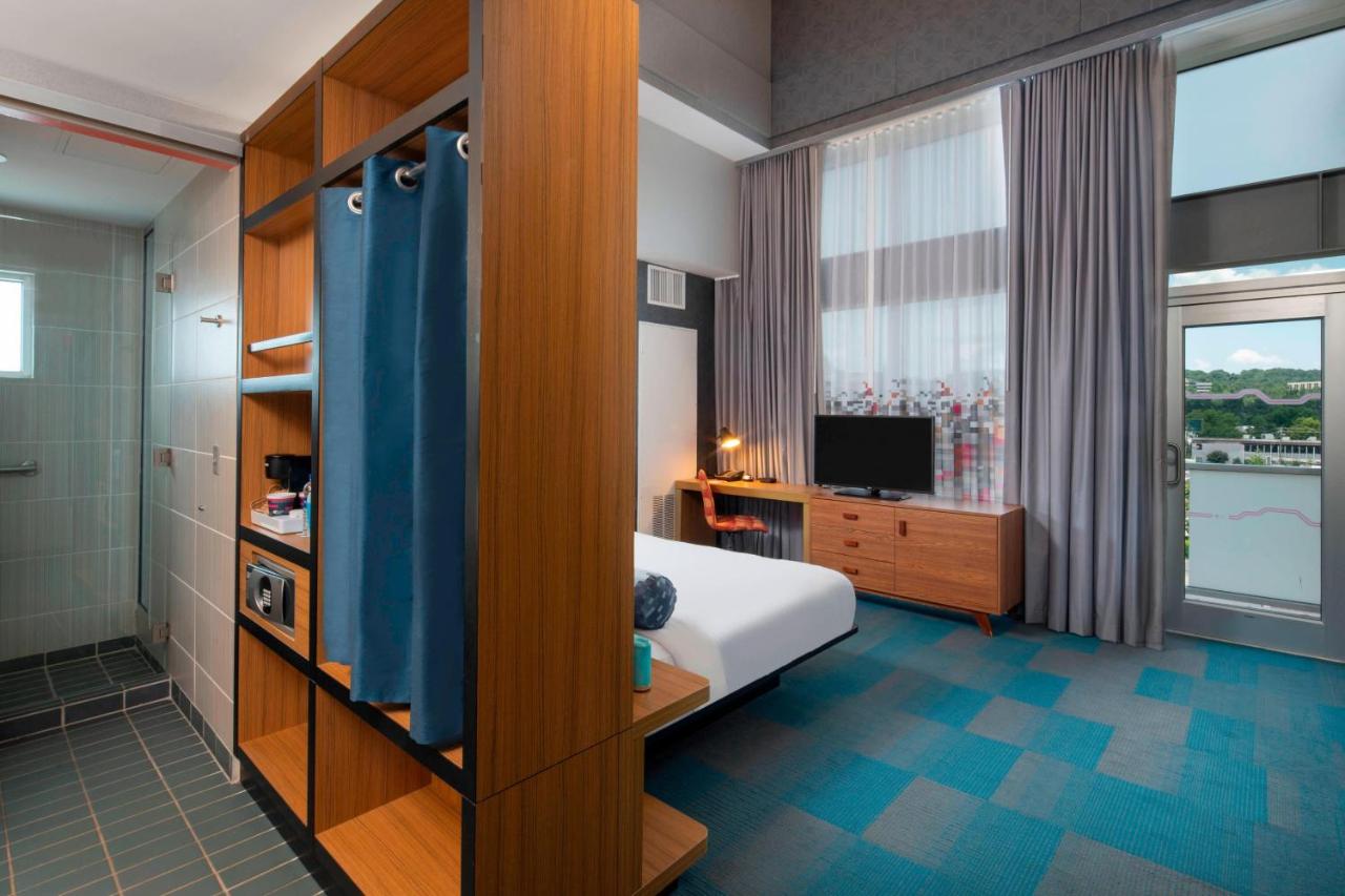 Aloft, Larger Guest room, 1 King, City view, Corner room at Aloft by Marriott Birmingham Soho Square