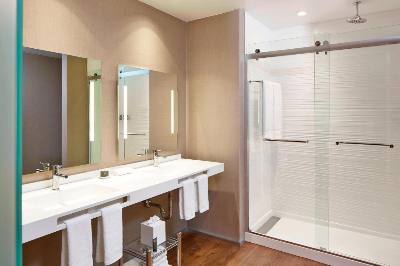  | AC Hotel by Marriott Atlanta Buckhead at Phipps Plaza