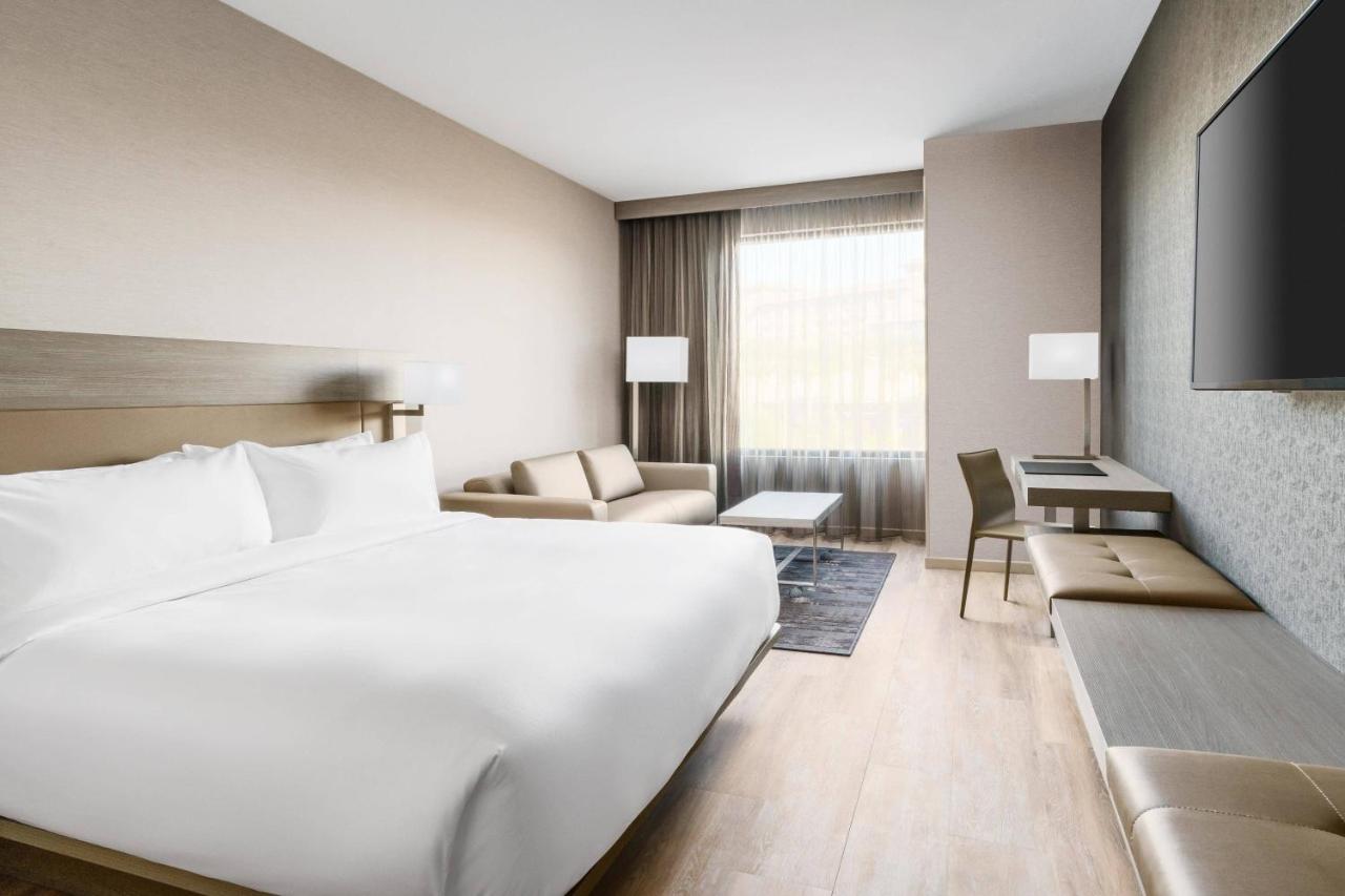 King Room with Sofa Bed - Hearing Accessible at AC Hotel by Marriott Scottsdale North