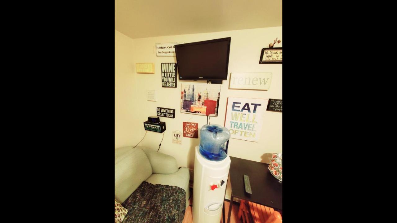 | Room in Guest room - Fall Room 3min From Yale, And Other Colleges