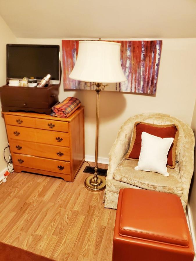 | Room in Guest room - Fall Room 3min From Yale, And Other Colleges