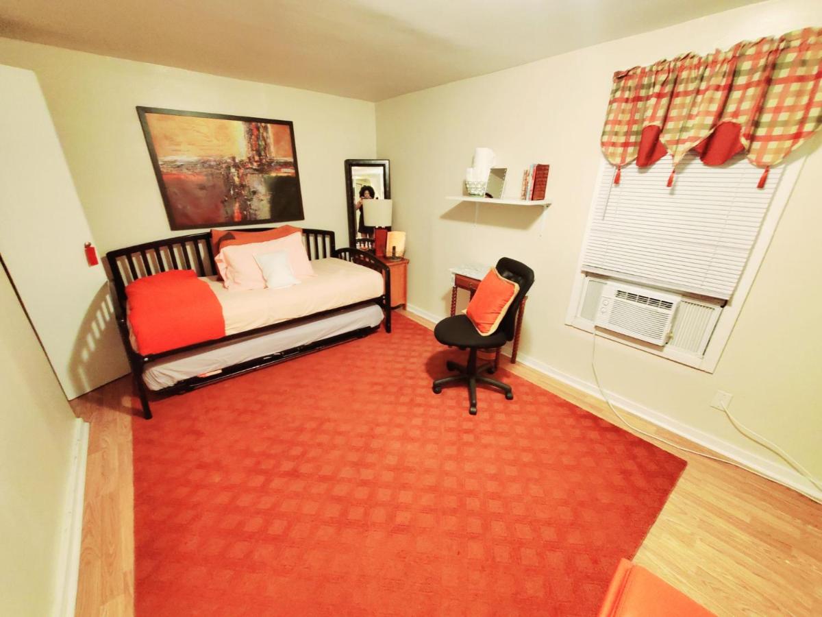 | Room in Guest room - Fall Room 3min From Yale, And Other Colleges