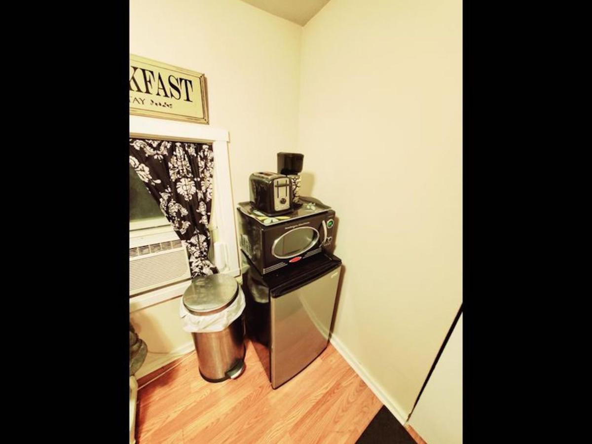 | Room in Guest room - Fall Room 3min From Yale, And Other Colleges