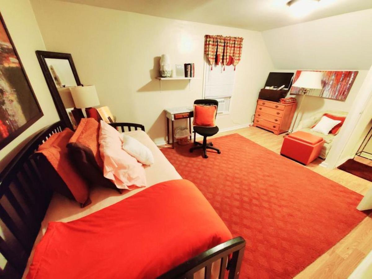 | Room in Guest room - Fall Room 3min From Yale, And Other Colleges
