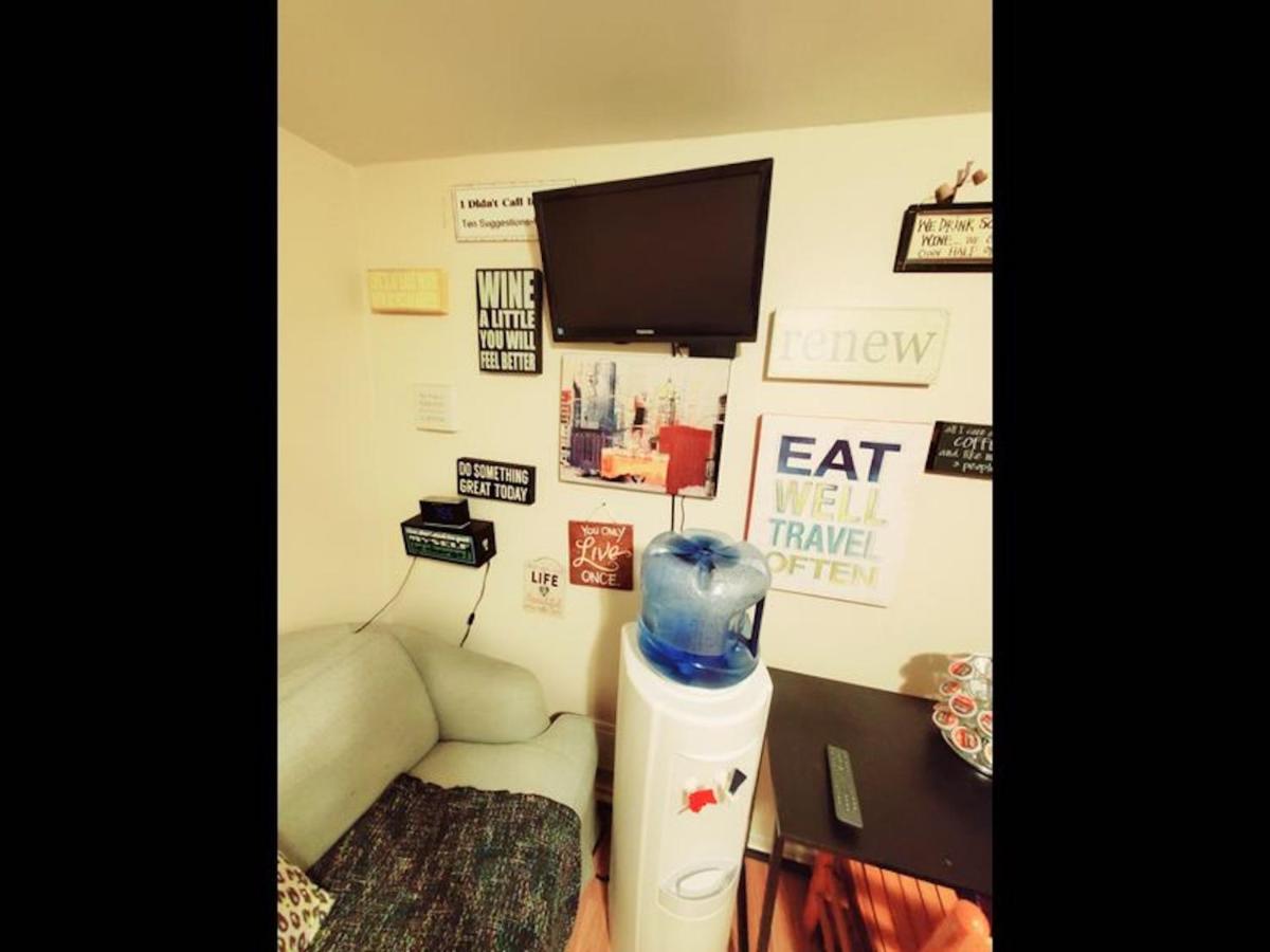 | Room in Guest room - Fall Room 3min From Yale, And Other Colleges