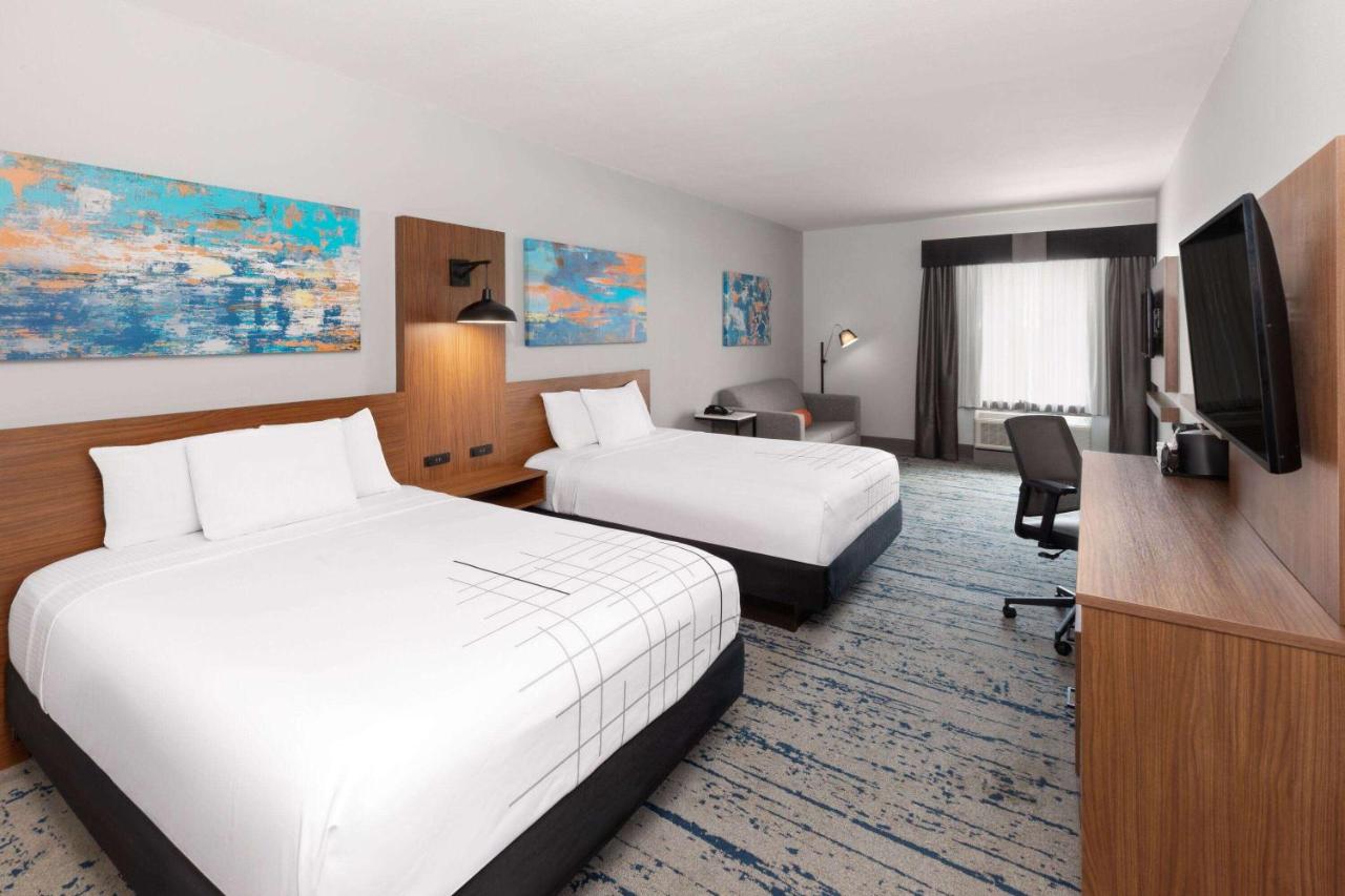 Deluxe Queen Room with Two Queen Beds - Non-Smoking at La Quinta Inn & Suites by Wyndham Rockport - Fulton