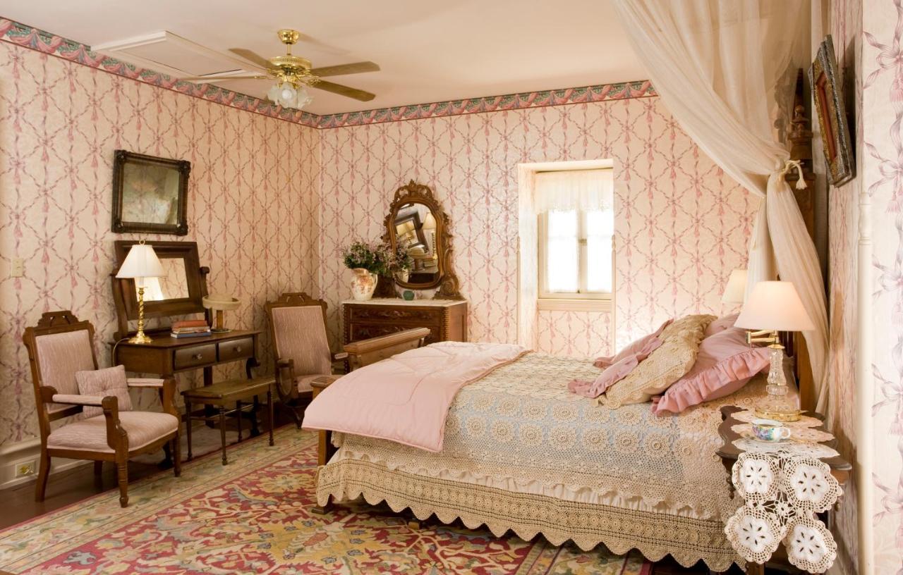  | Garth Woodside Mansion Bed and Breakfast