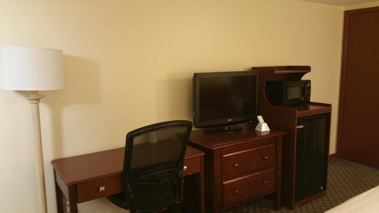 | Dartmouth Motor Inn