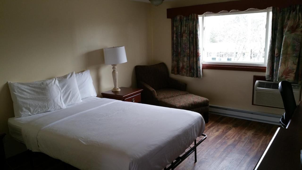 | Dartmouth Motor Inn