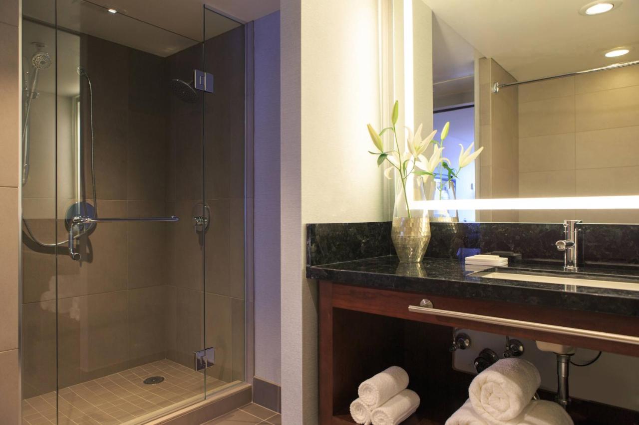 | Renaissance Seattle Hotel