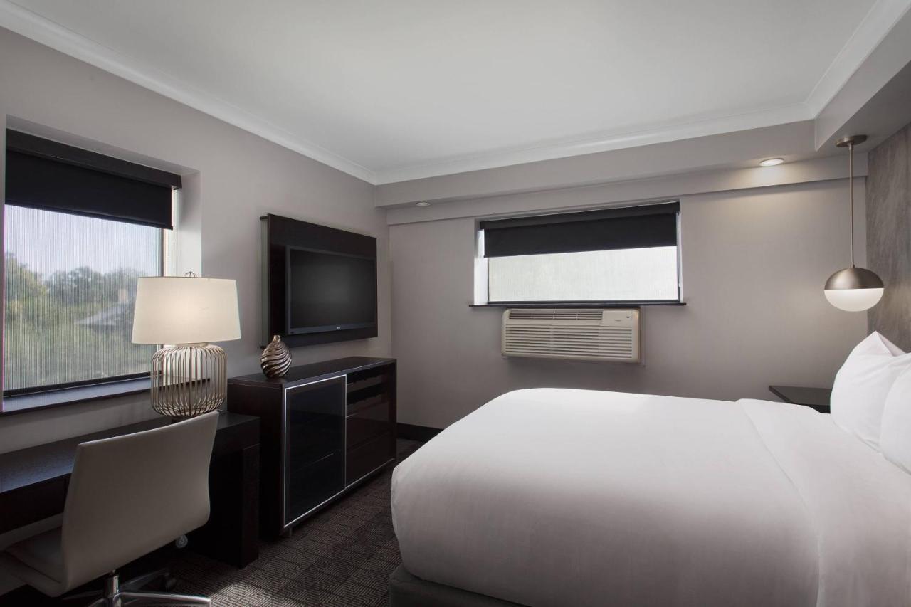 1 Bedroom Executive Suite, 1 Queen, Sofa bed at Hotel Duval, Autograph Collection