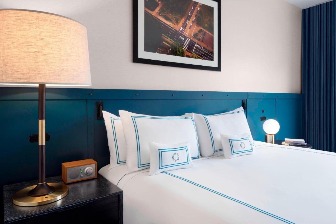 King Room with Roll-in Shower - Mobility and Hearing Accessible at The Oaklander Hotel, Autograph Collection