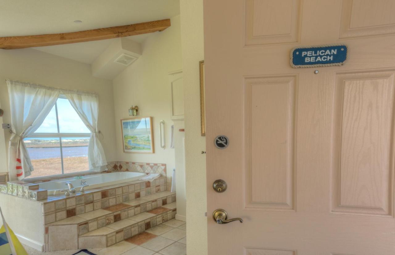 | Captain's Inn at Moss Landing