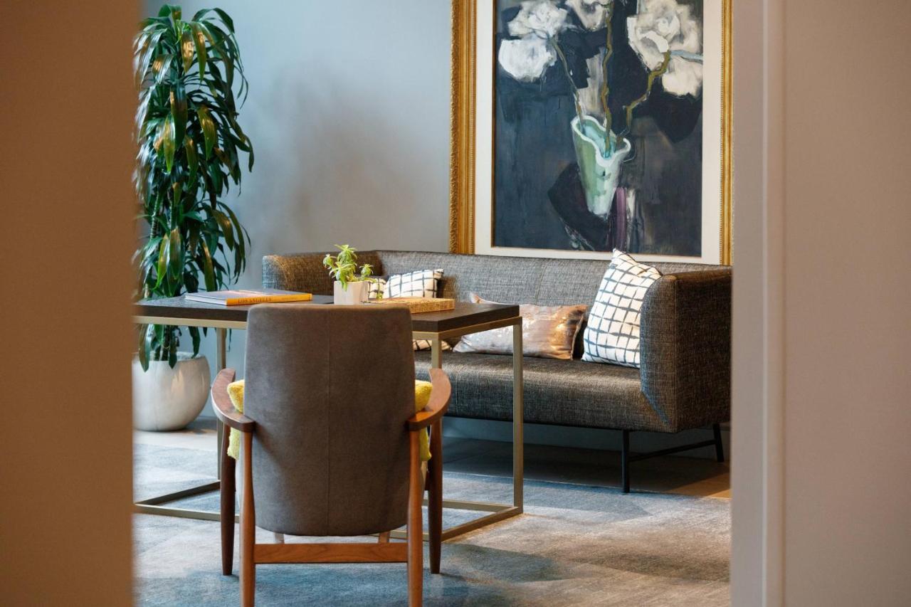  | Renaissance Los Angeles Airport Hotel