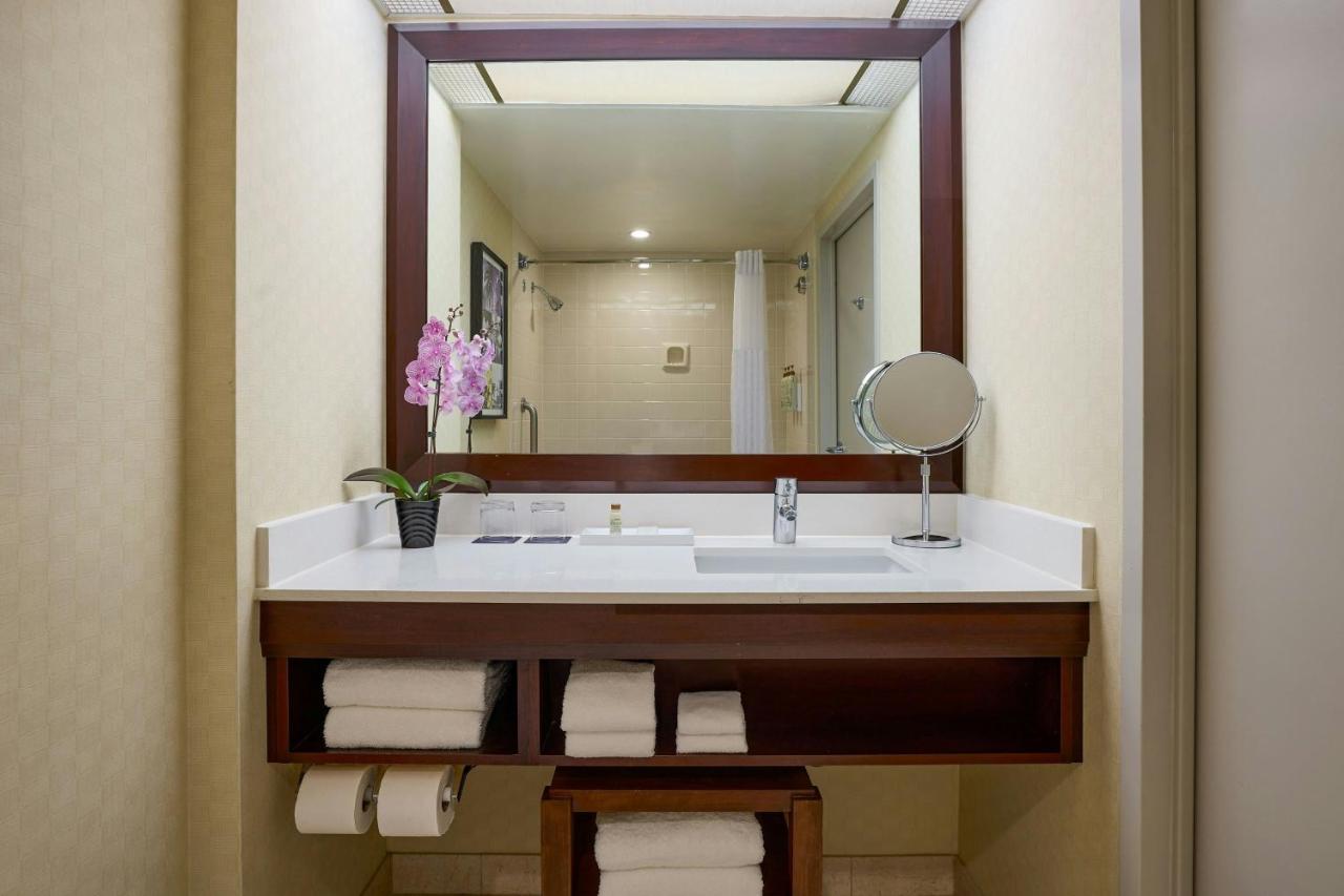  | Renaissance Los Angeles Airport Hotel