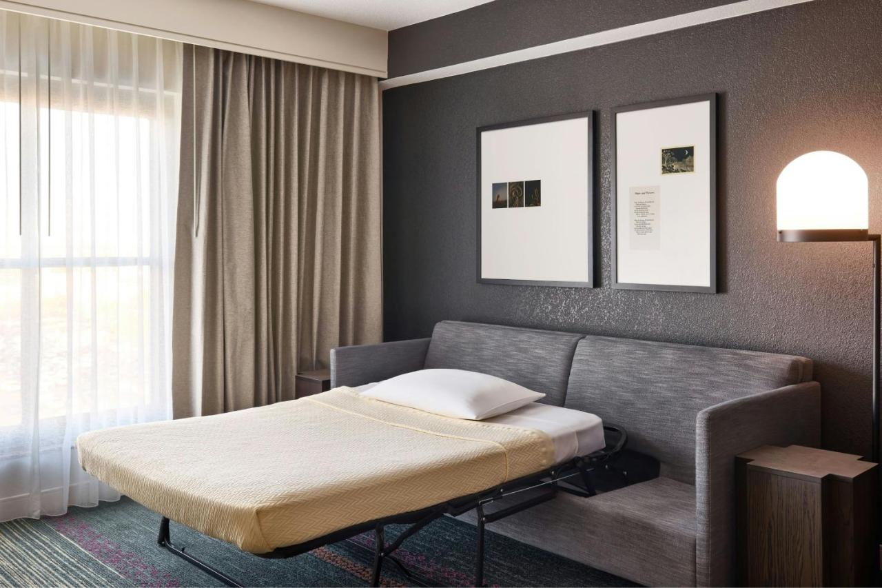 | Renaissance Phoenix Glendale Hotel & Spa