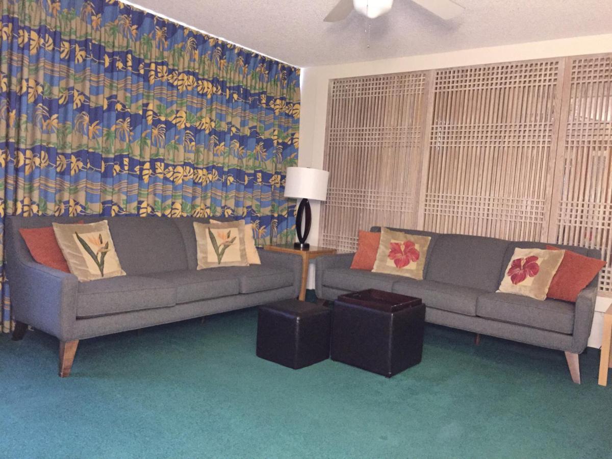 | Kuhio Banyan Hotel (with Kitchenettes)