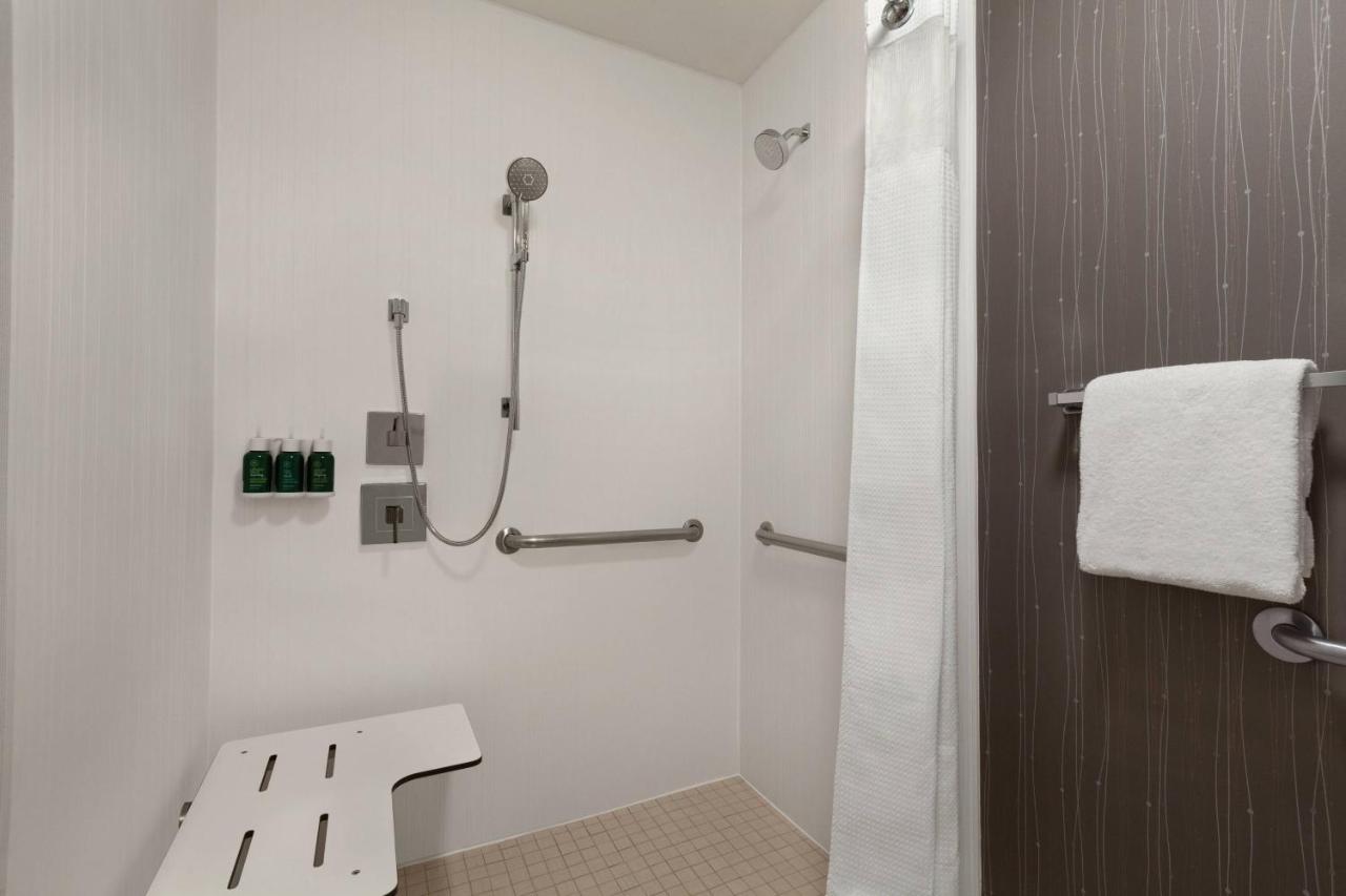 King Room at Courtyard by Marriott Salinas Monterey