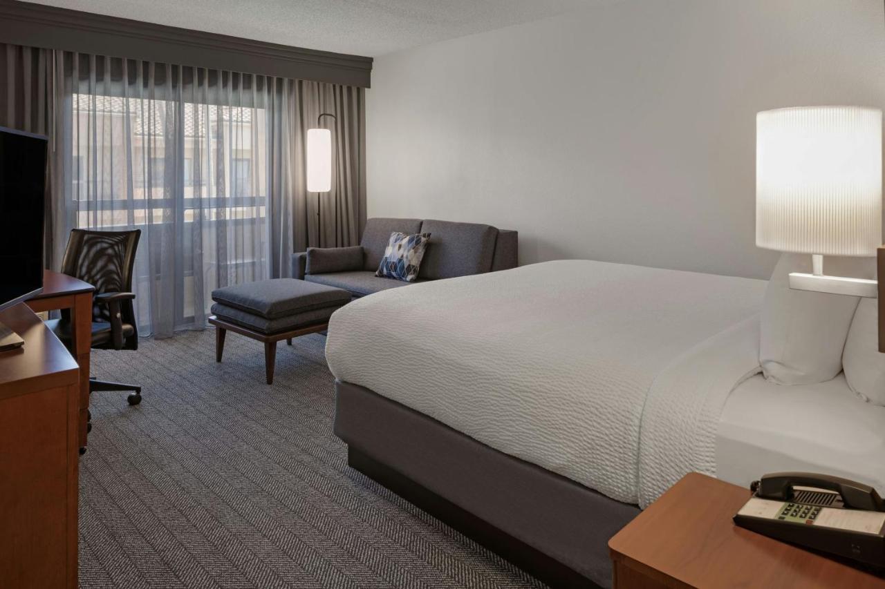 | Courtyard by Marriott Anaheim Buena Park