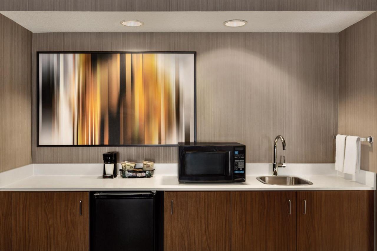 King Room - Non-Smoking at Courtyard by Marriott Topeka
