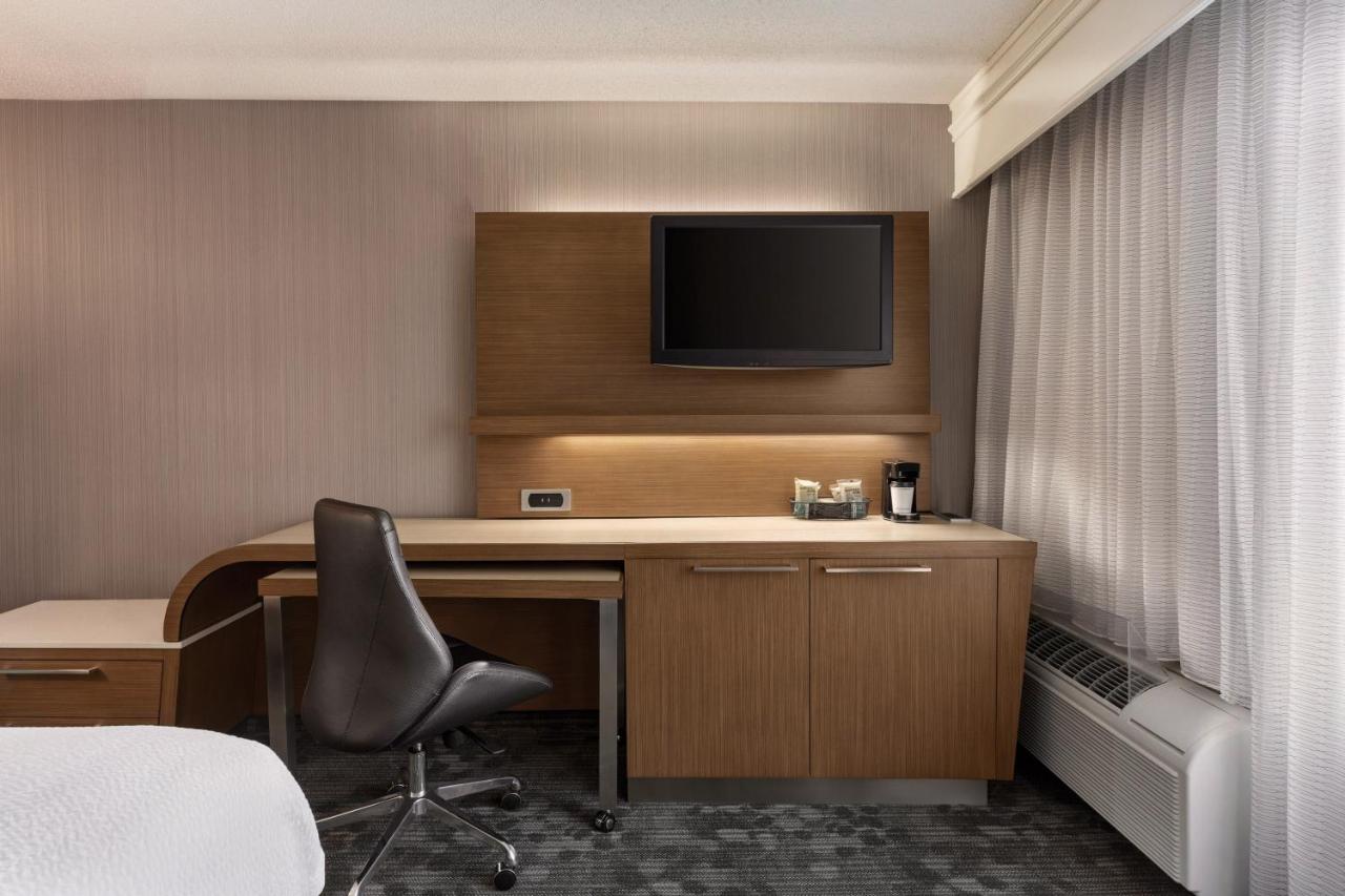 Queen Room with Two Queen Beds - Non-Smoking at Courtyard by Marriott Topeka