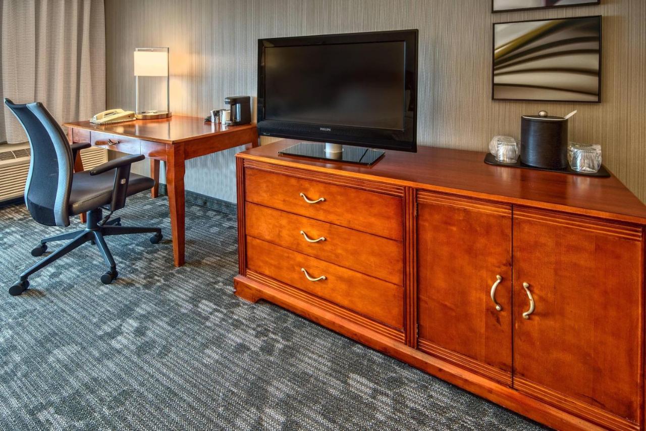 | Courtyard by Marriott Springfield