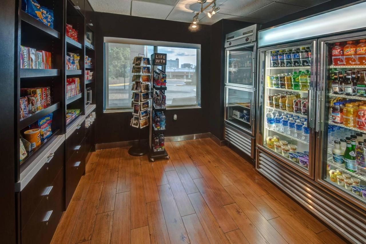 | Courtyard by Marriott Springfield
