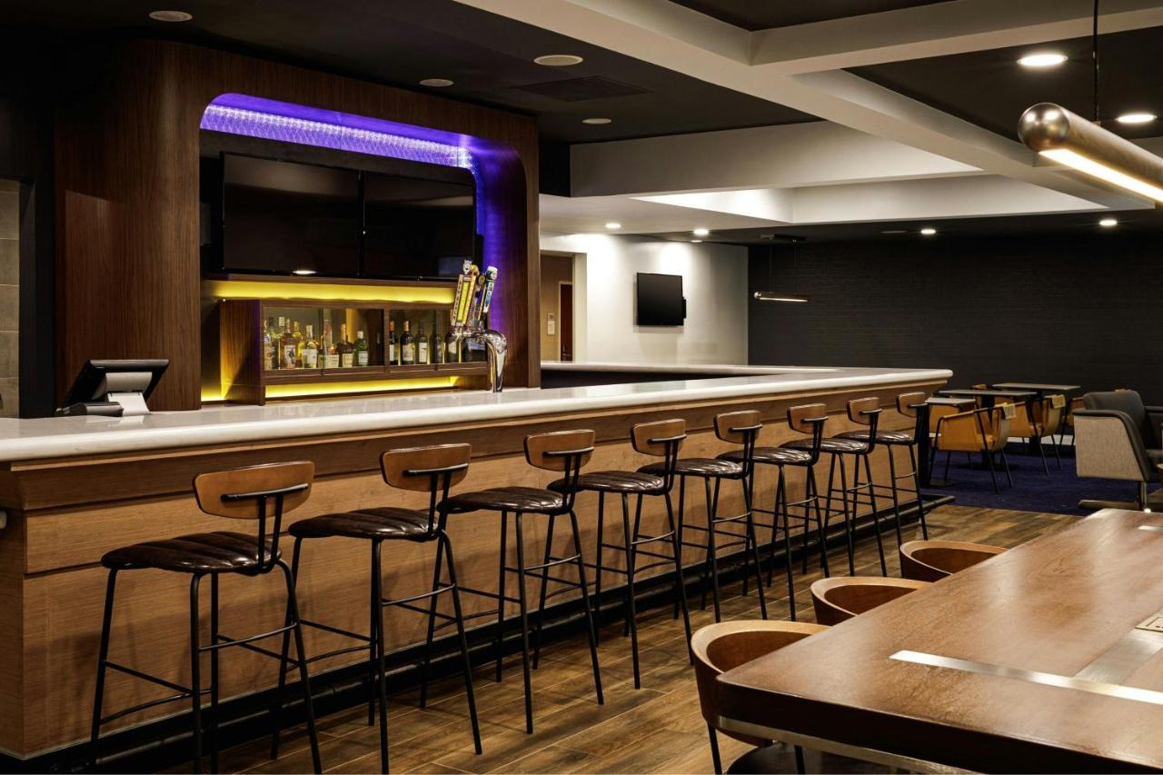 | Courtyard by Marriott Springfield