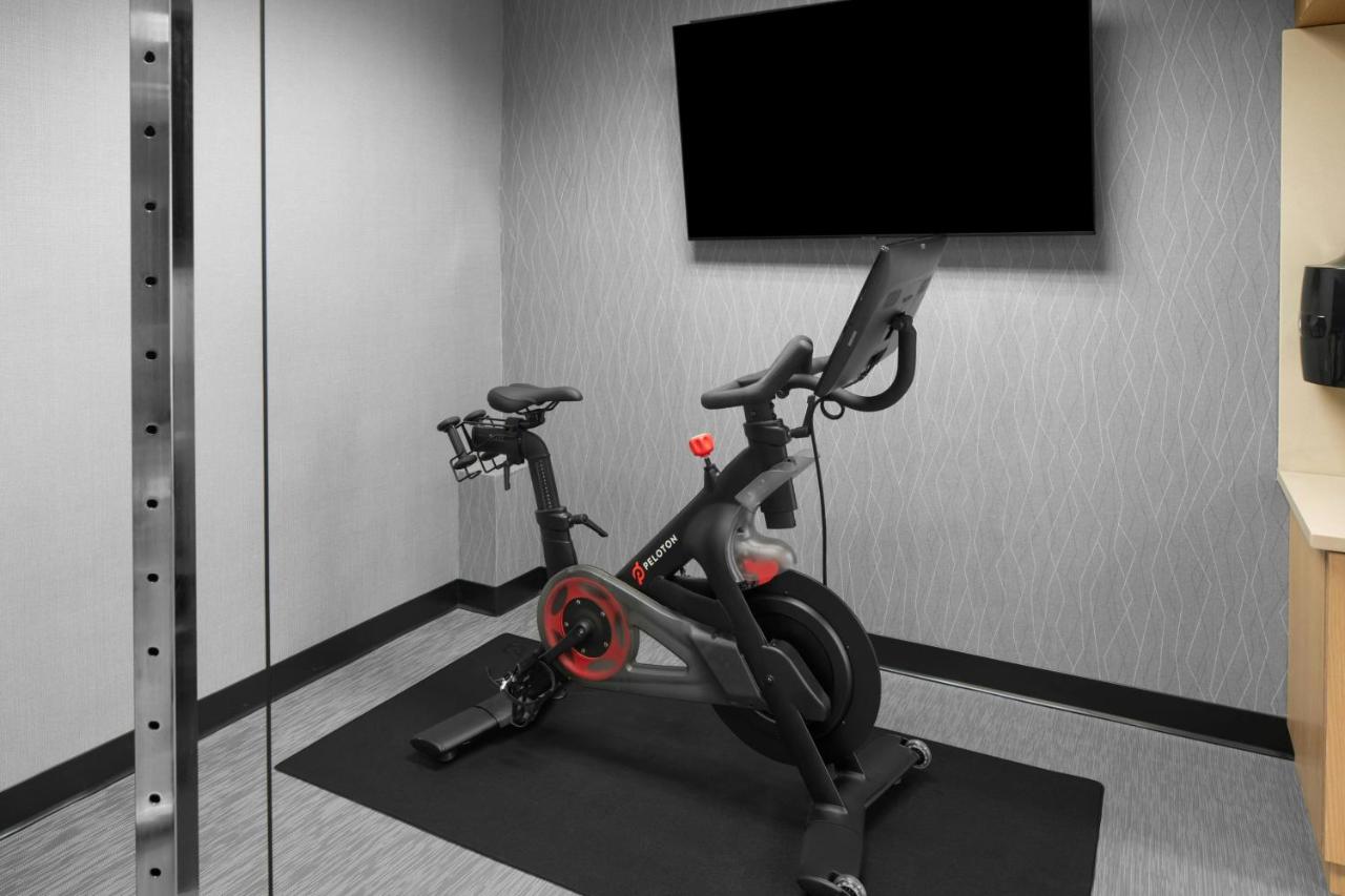 | Courtyard by Marriott Springfield