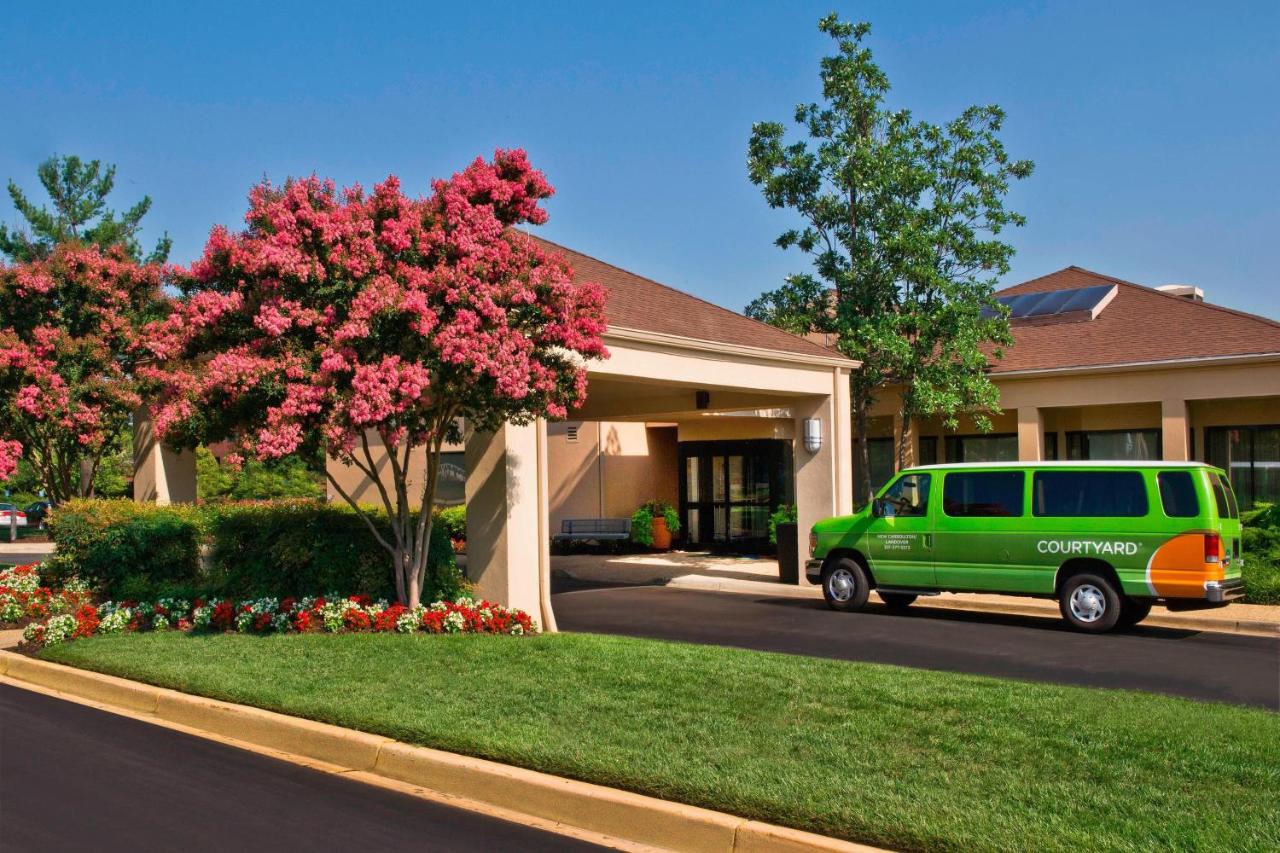 | Courtyard by Marriott New Carrollton