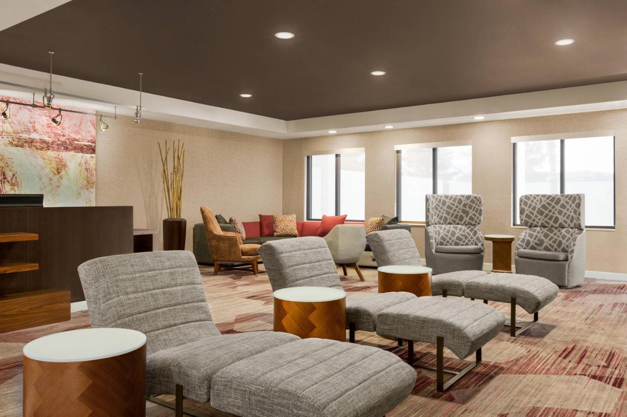 | Courtyard by Marriott Palmdale
