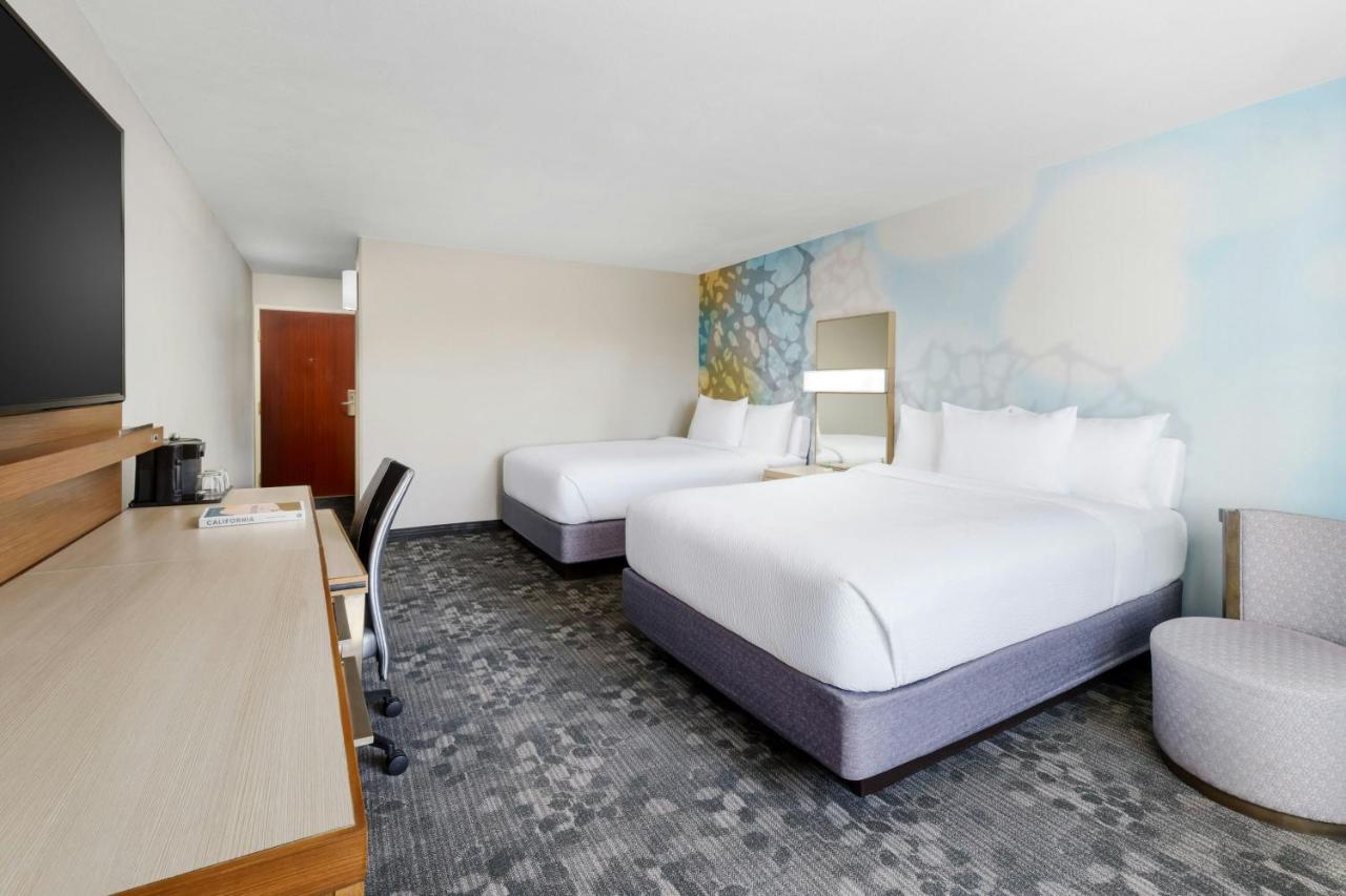 | Courtyard by Marriott Palmdale