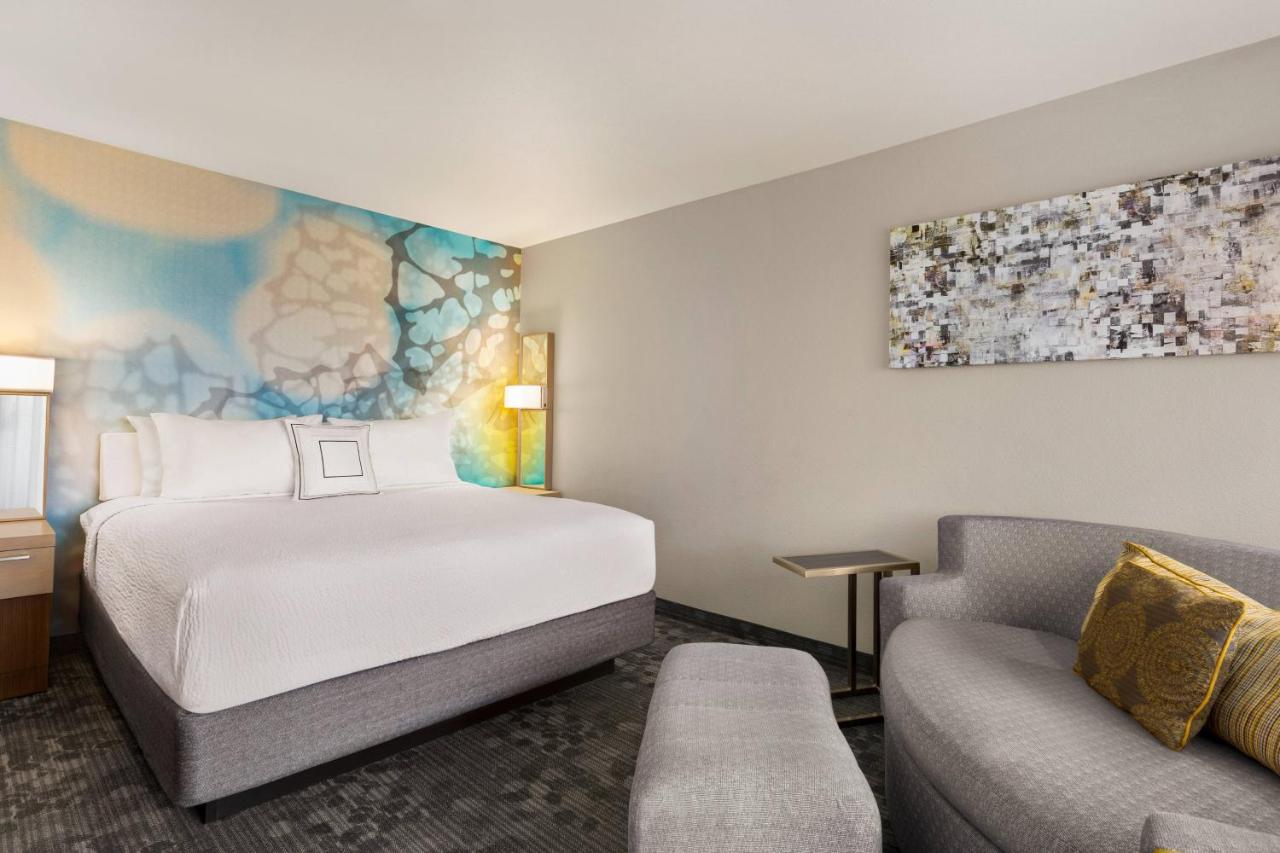 | Courtyard by Marriott Palmdale