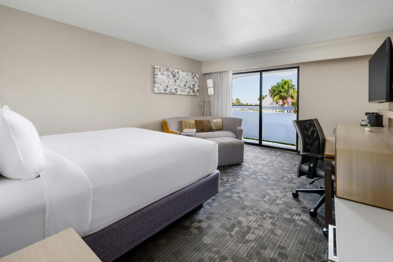 | Courtyard by Marriott Palmdale