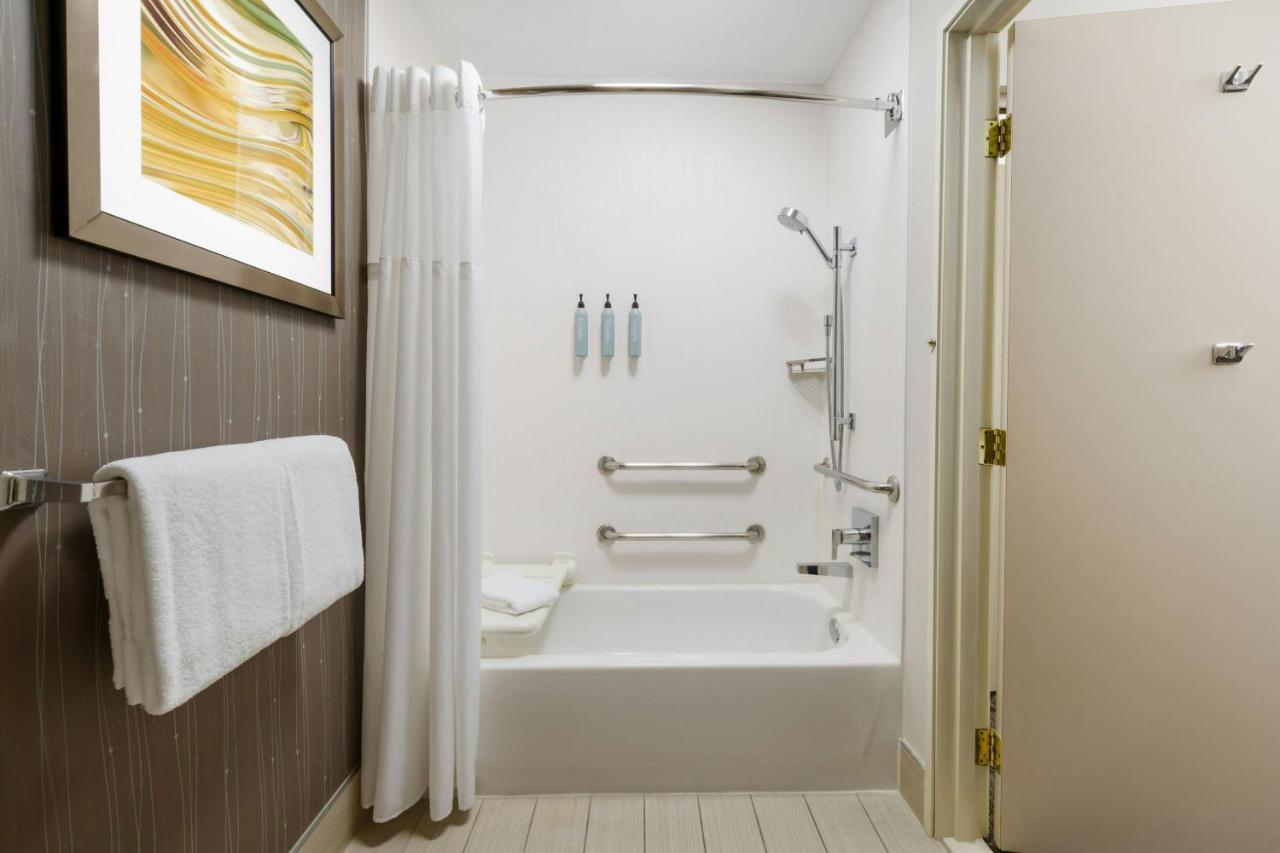 | Courtyard by Marriott Palmdale