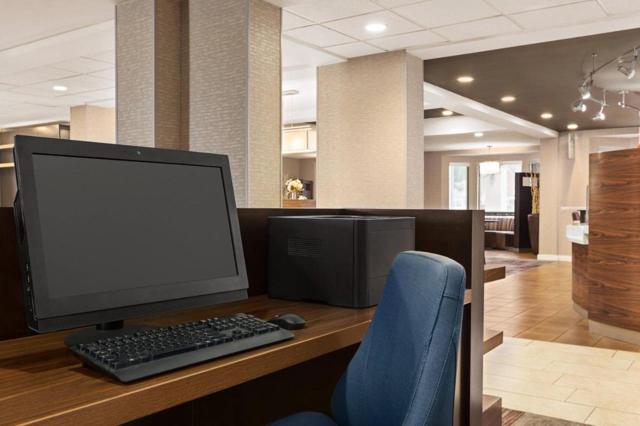 | Courtyard by Marriott Palmdale
