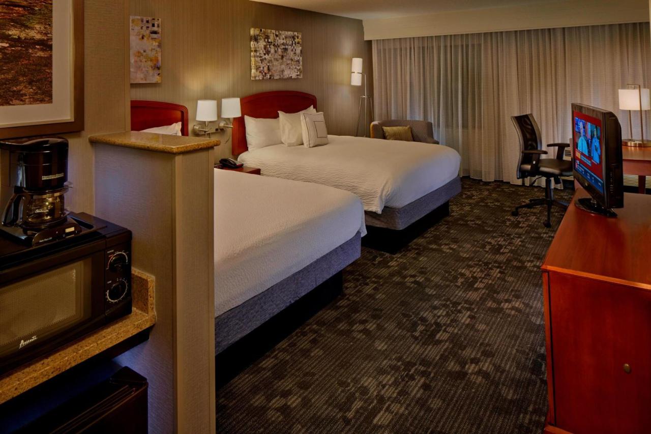 | Courtyard Providence Warwick