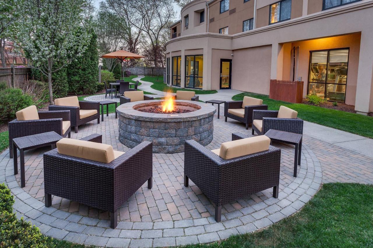 | Courtyard Providence Warwick