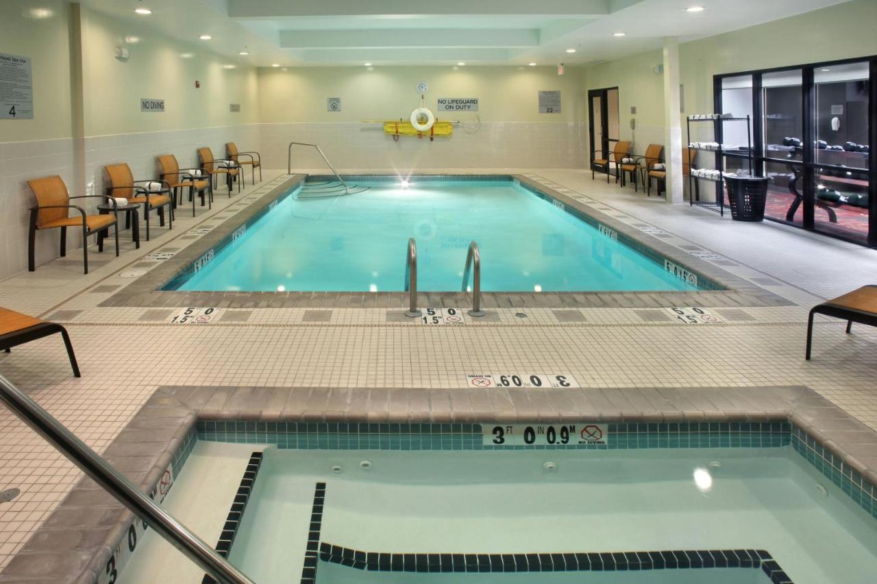 | Courtyard Providence Warwick
