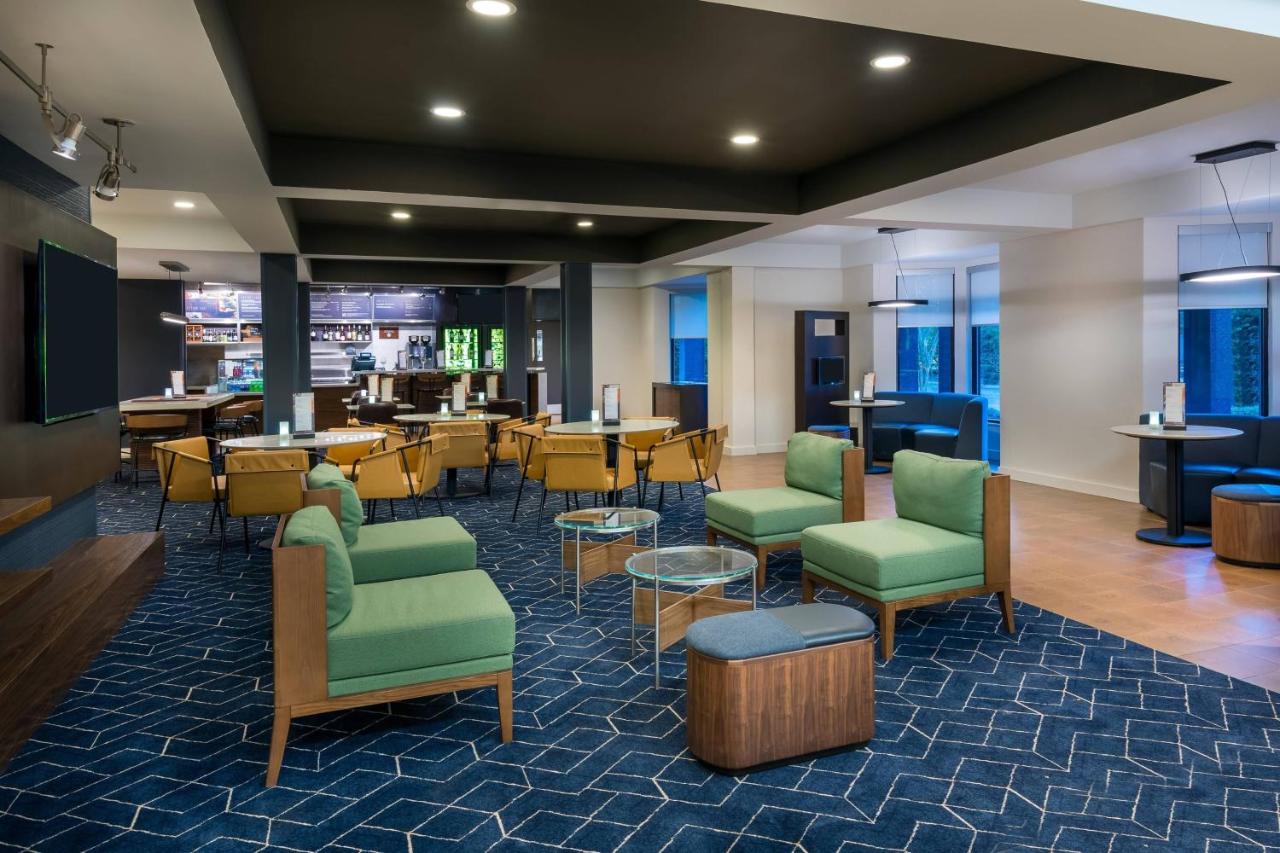 | Courtyard Tallahassee North/I-10 Capital Circle