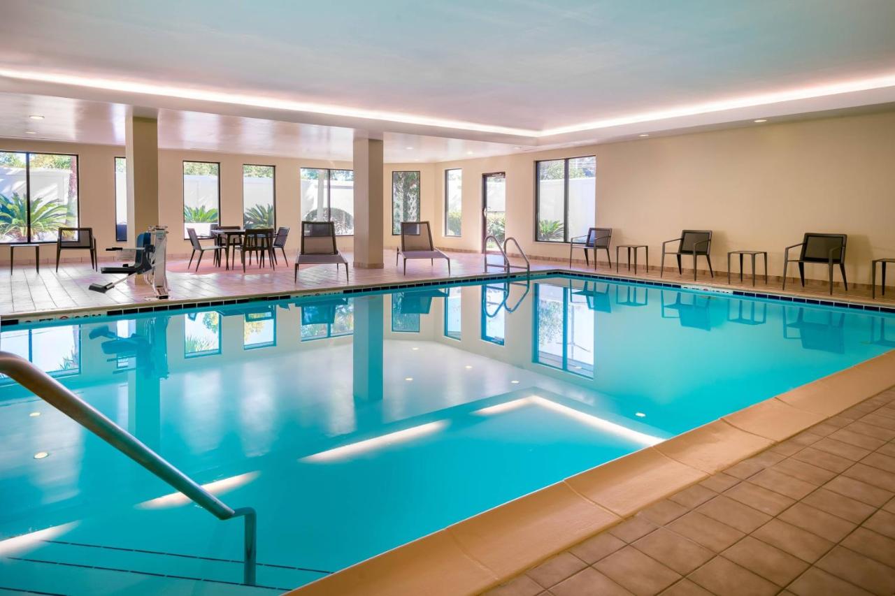 | Courtyard Tallahassee North/I-10 Capital Circle