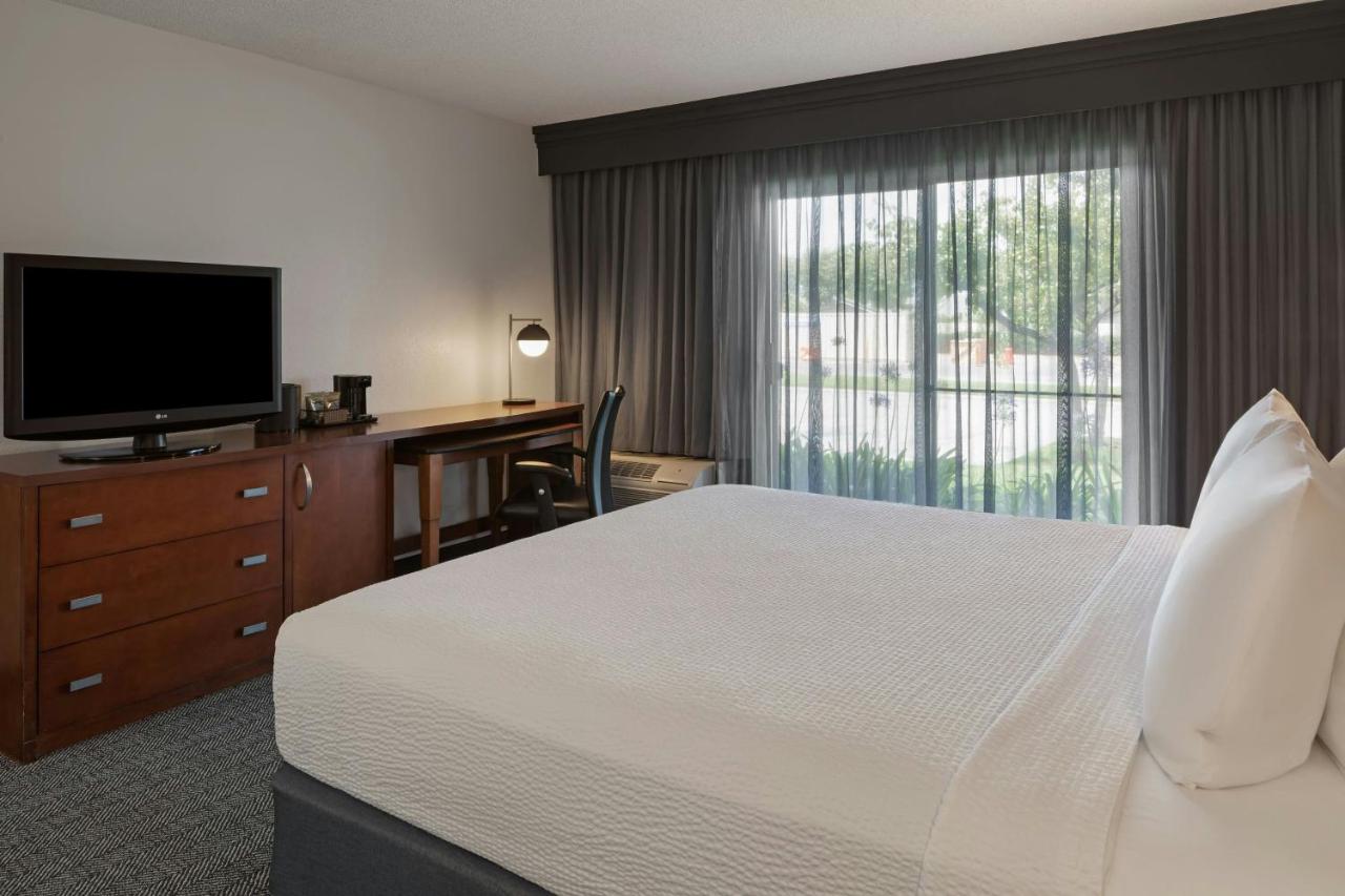 | Courtyard by Marriott Anaheim Buena Park