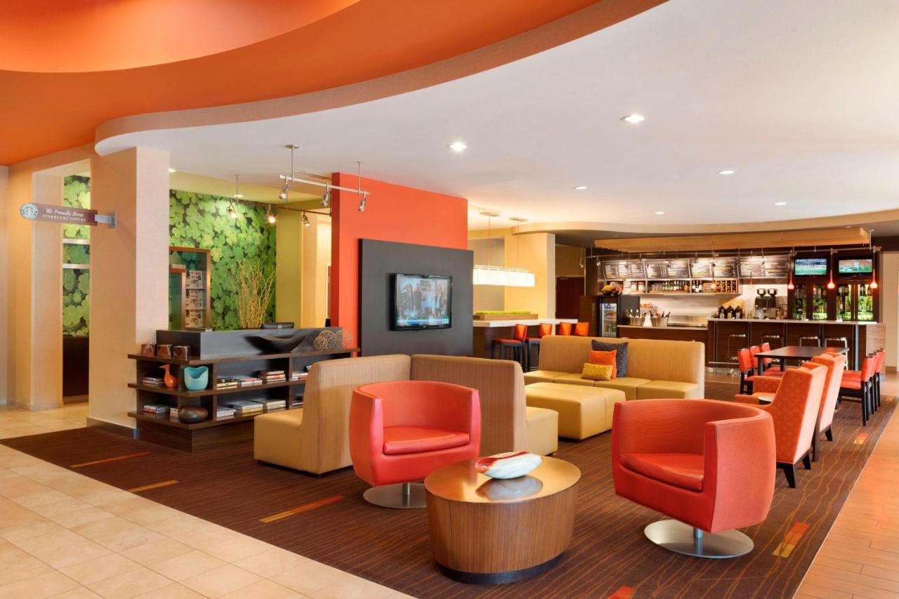 | Courtyard by Marriott Peoria