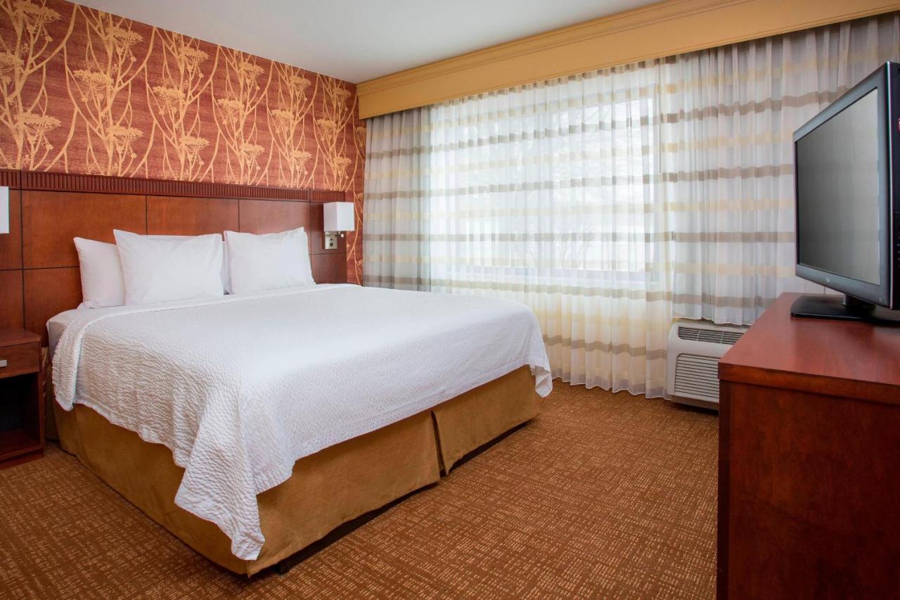 | Courtyard by Marriott Peoria